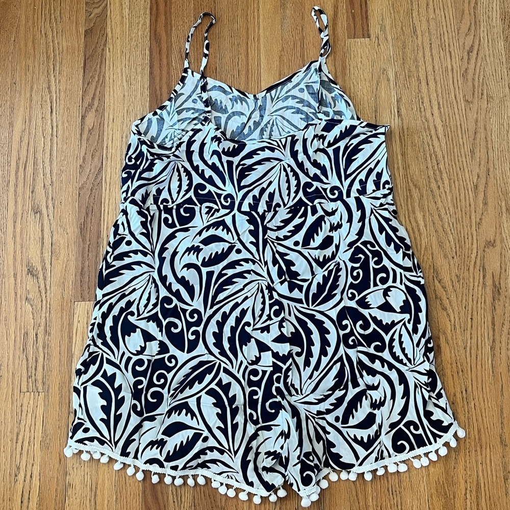 Navy and White Leaf Pattern Romper - Picture 3 of 4